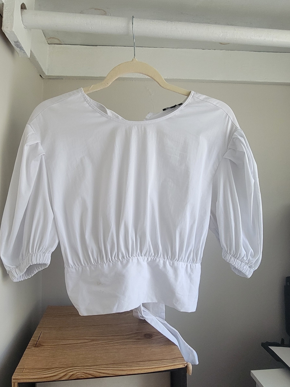 Women’s White Puff-Sleeve Tie-Back Blouse